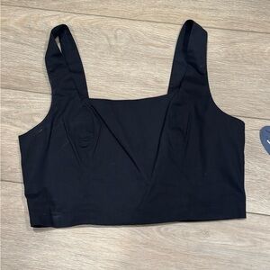 Women’s Scoop Neck Black Crop Top new! M